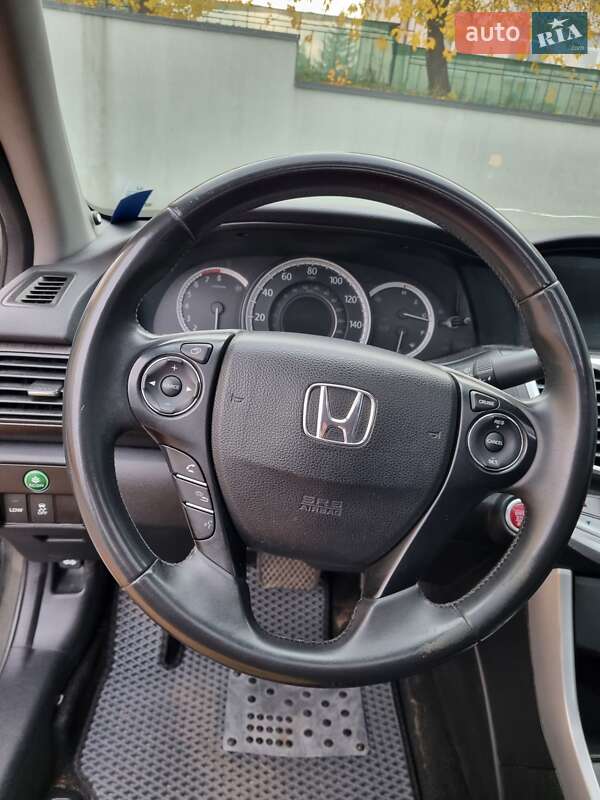 Седан Honda Accord 2014 в Киеве
