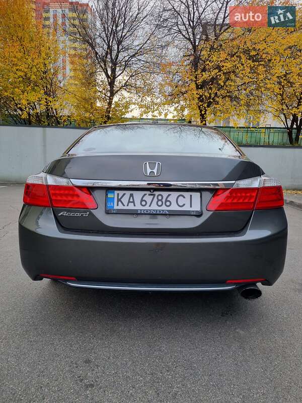 Седан Honda Accord 2014 в Киеве