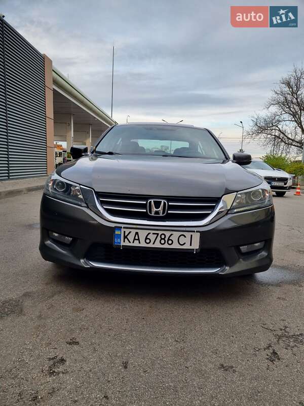 Седан Honda Accord 2014 в Киеве