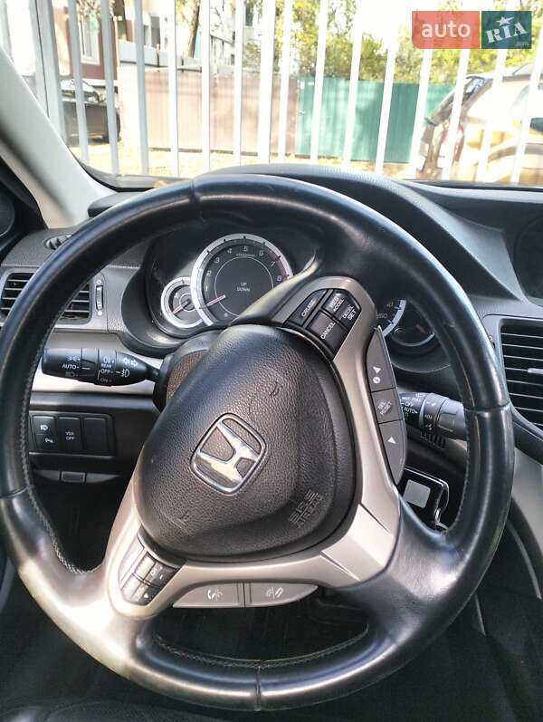 Седан Honda Accord 2010 в Киеве