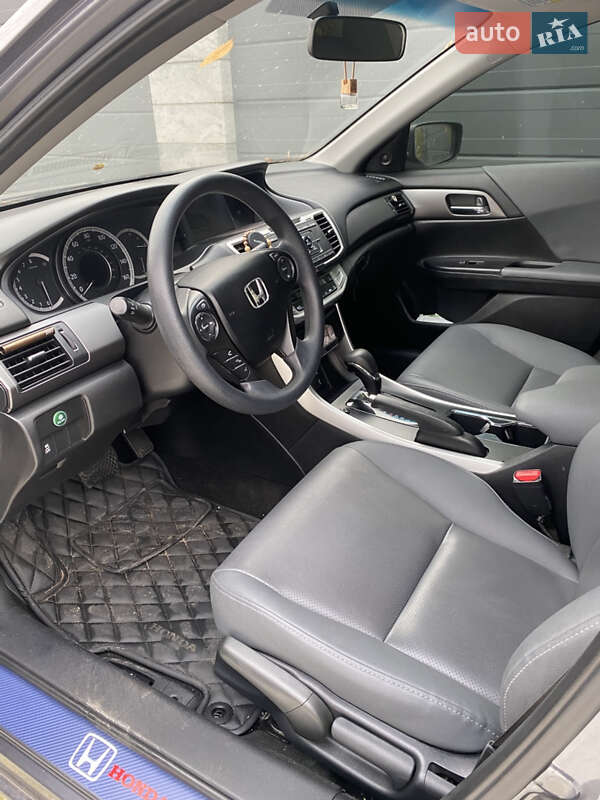 Седан Honda Accord 2012 в Киеве