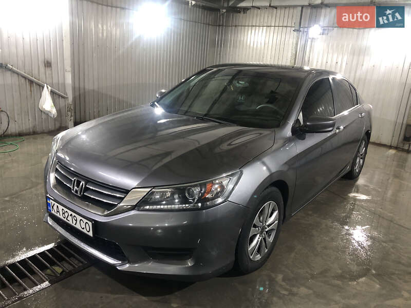 Седан Honda Accord 2012 в Киеве