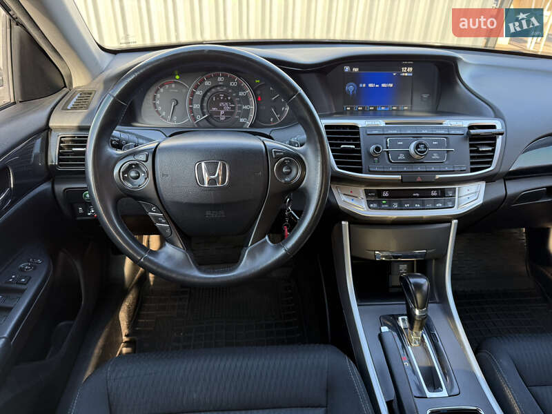 Седан Honda Accord 2015 в Киеве