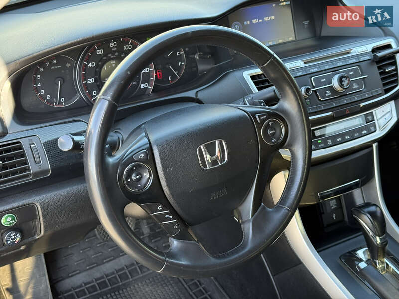 Седан Honda Accord 2015 в Киеве