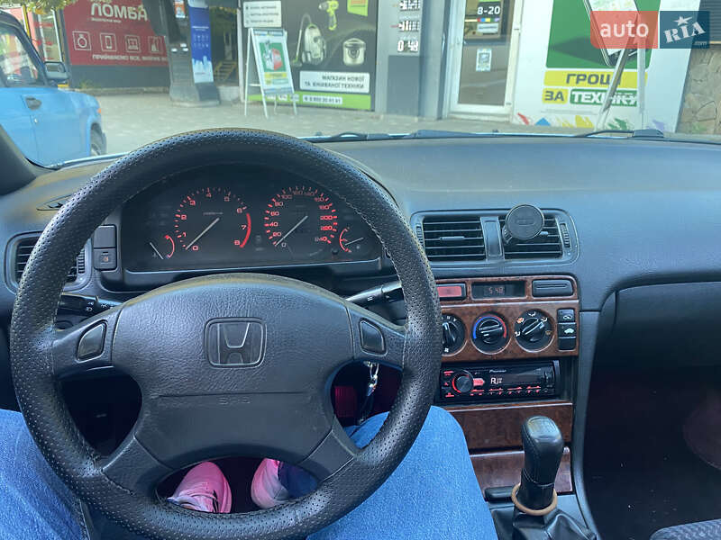 Седан Honda Accord 1995 в Одессе
