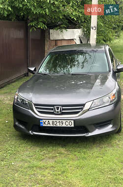 Седан Honda Accord 2012 в Києві