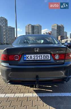 Седан Honda Accord 2004 в Киеве