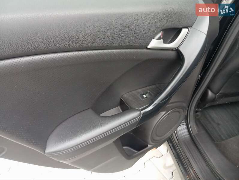 Седан Honda Accord 2010 в Бучі