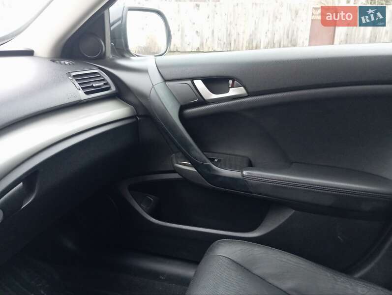 Седан Honda Accord 2010 в Бучі