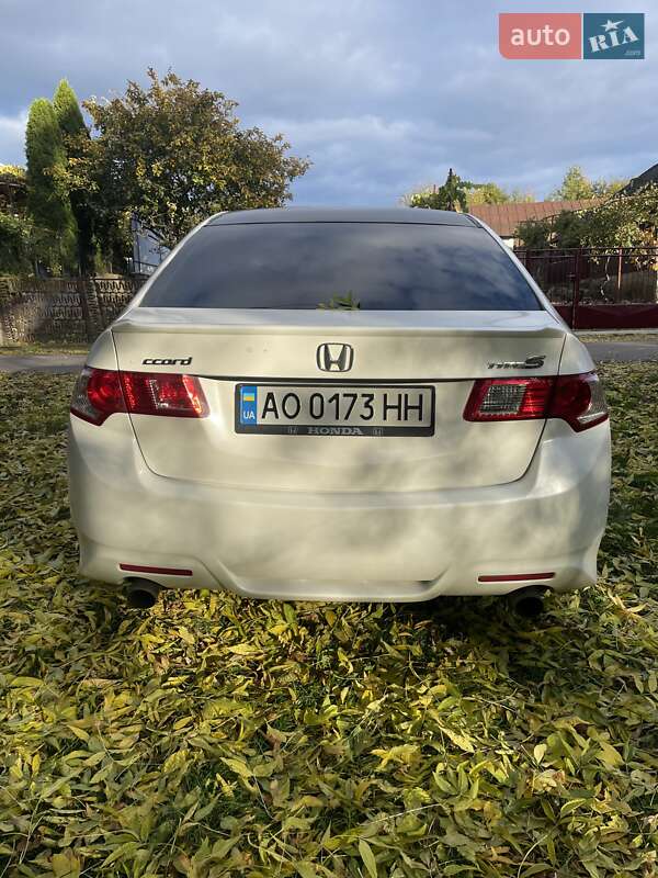 Седан Honda Accord 2008 в Ужгороде