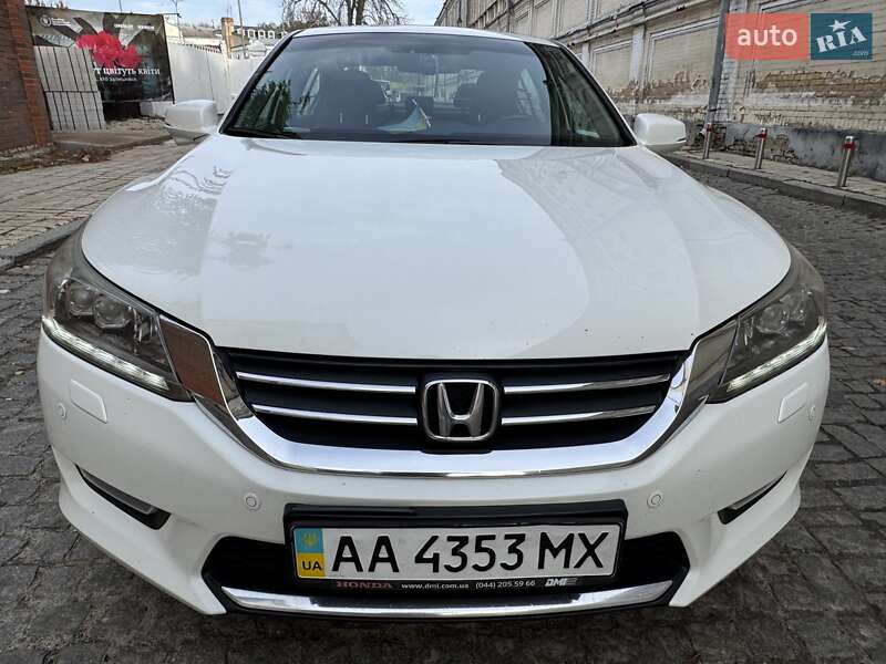 Седан Honda Accord 2013 в Києві