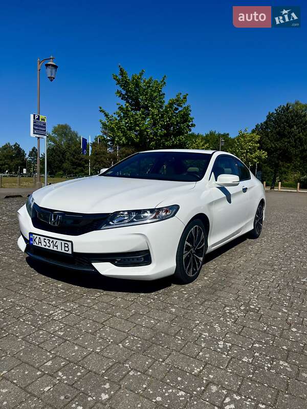 Купе Honda Accord 2016 в Киеве
