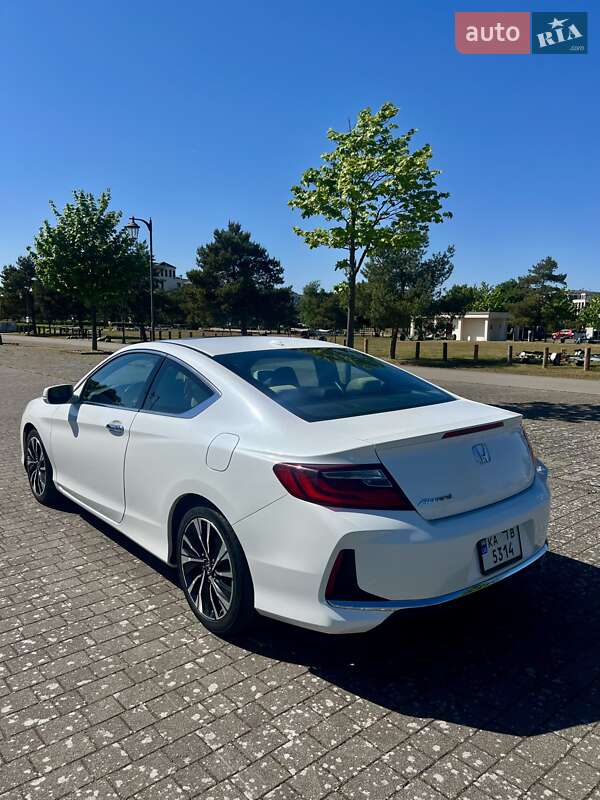 Купе Honda Accord 2016 в Киеве