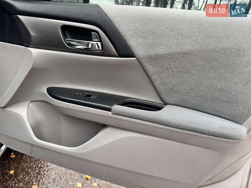 Седан Honda Accord 2013 в Охтирці