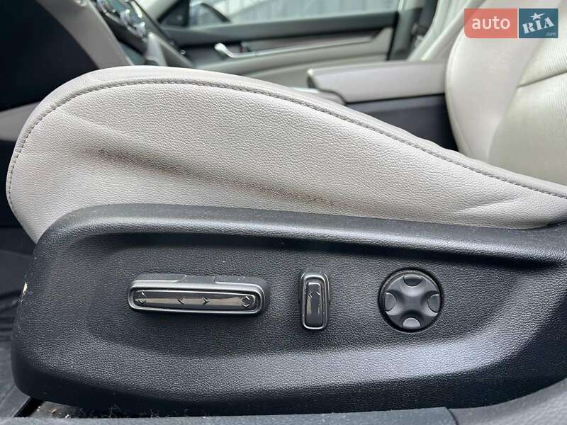 Седан Honda Accord 2019 в Львове