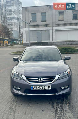 Седан Honda Accord 2014 в Дніпрі