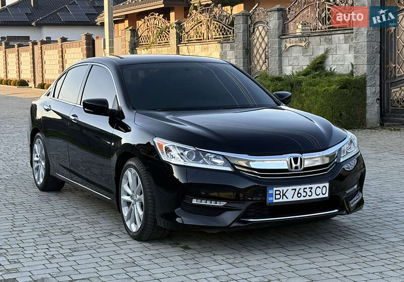 Седан Honda Accord 2015 в Ровно фото 5 Седан Honda Accord 2015 в Ровно