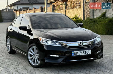 Седан Honda Accord 2015 в Ровно