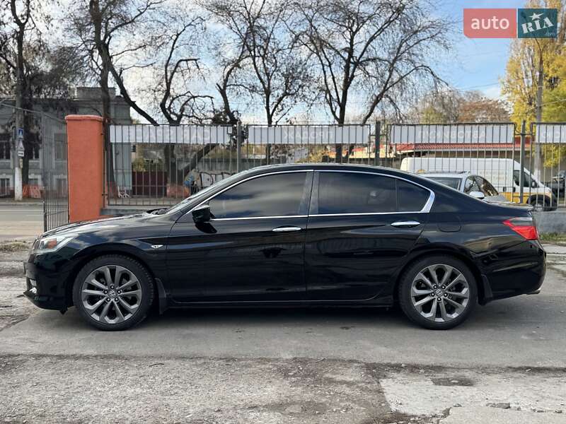Седан Honda Accord 2015 в Одессе