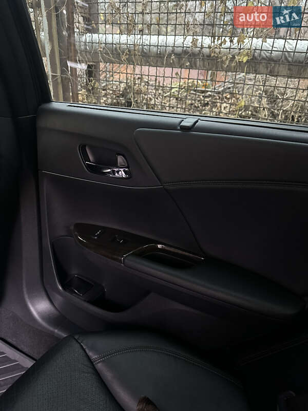 Седан Honda Accord 2013 в Днепре