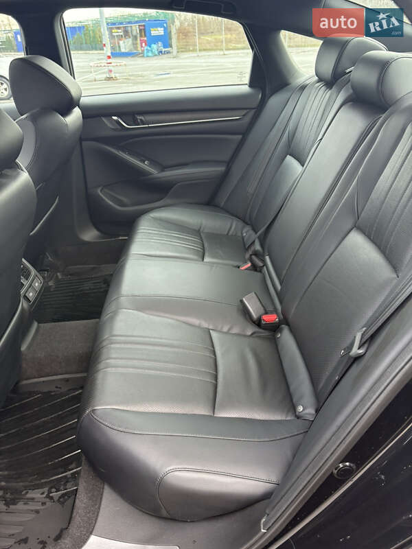 Седан Honda Accord 2018 в Киеве