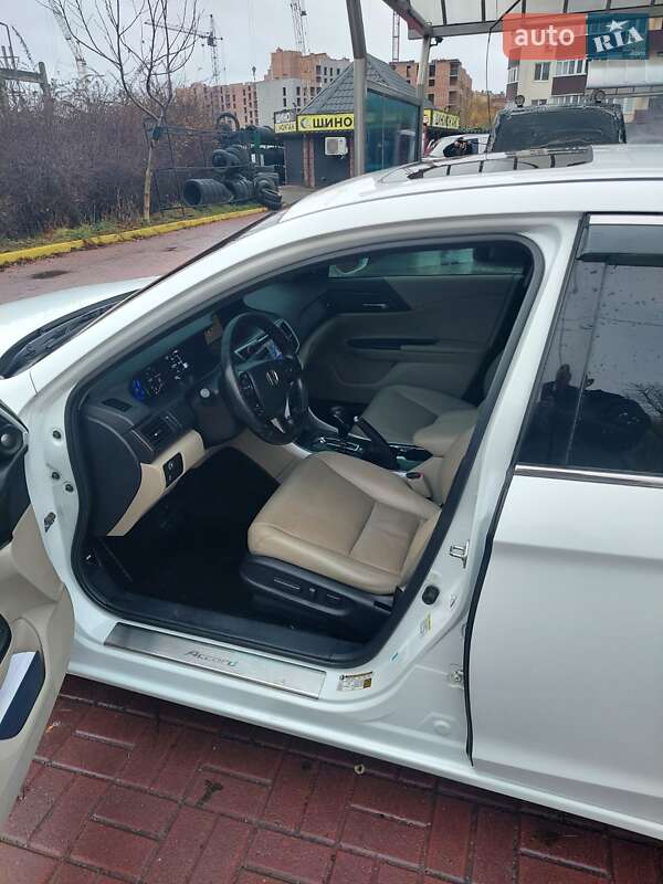 Седан Honda Accord 2014 в Дніпрі