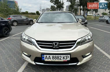 Седан Honda Accord 2013 в Киеве