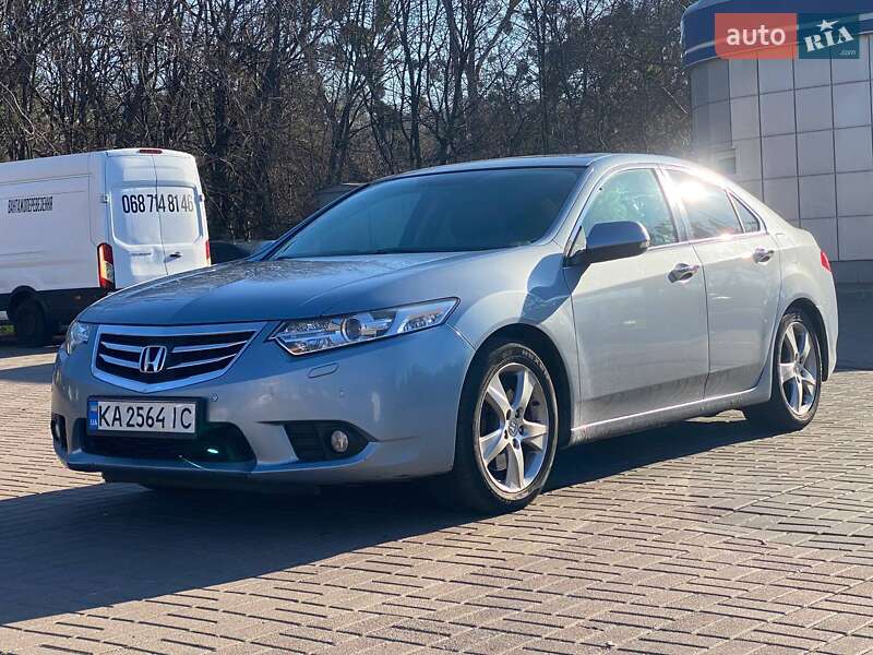 Седан Honda Accord 2012 в Києві