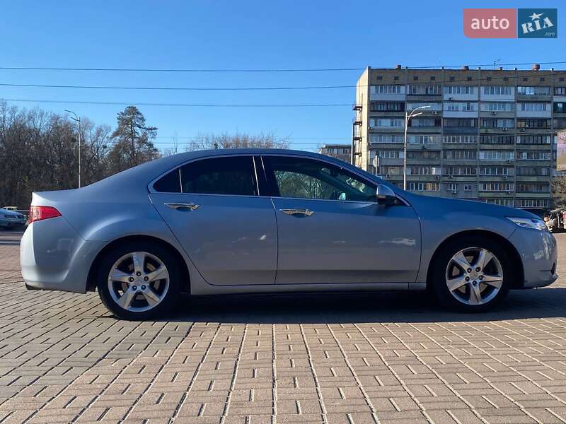 Седан Honda Accord 2012 в Києві
