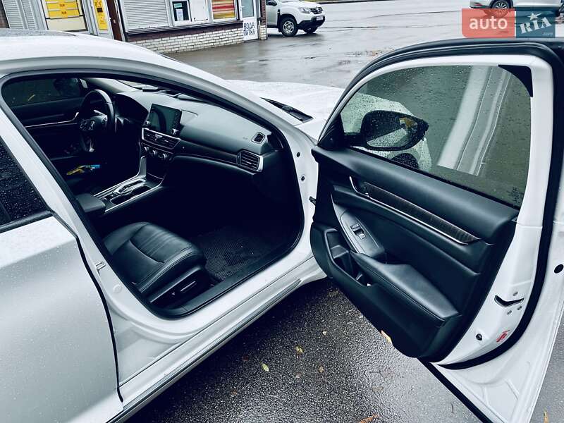 Седан Honda Accord 2019 в Киеве
