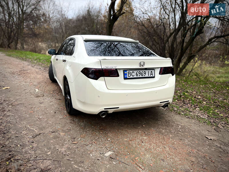 Седан Honda Accord 2010 в Львові