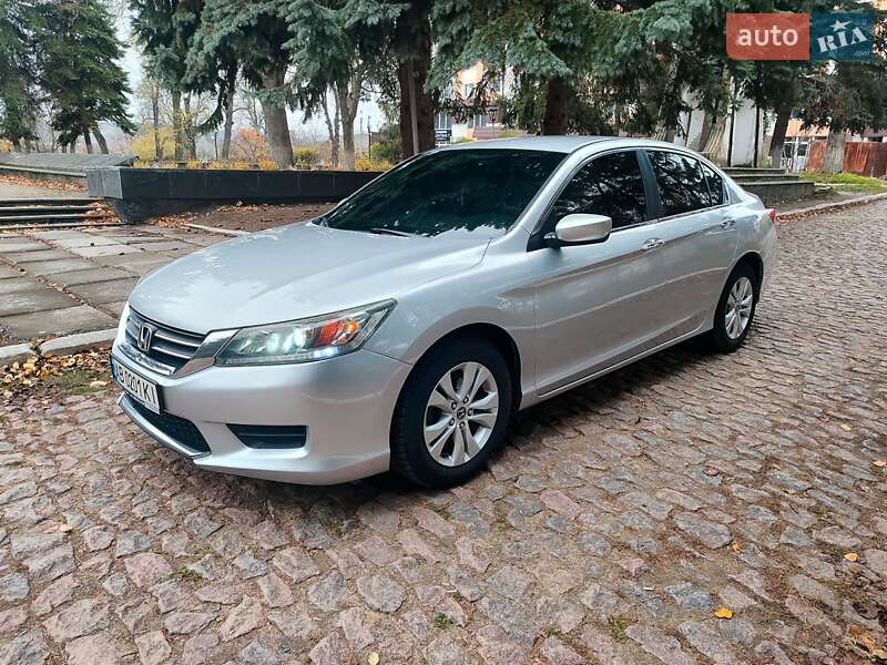 Седан Honda Accord 2013 в Тульчине