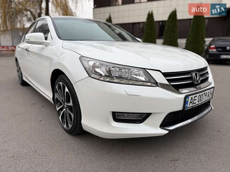 Седан Honda Accord 2013 в Днепре