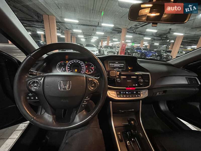 Седан Honda Accord 2013 в Киеве
