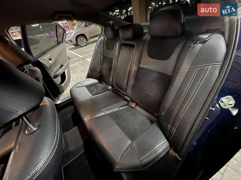 Седан Honda Accord 2013 в Киеве