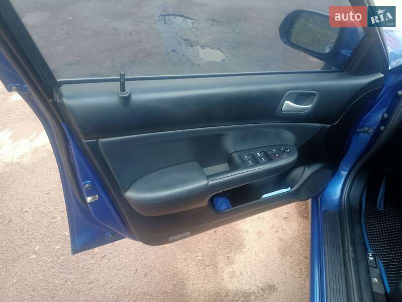 Седан Honda Accord 2004 в Чернігові