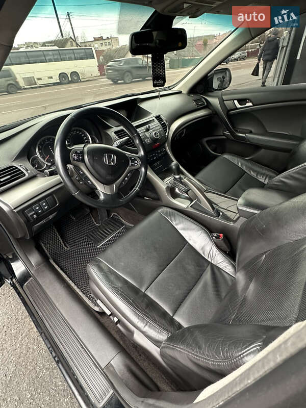 Седан Honda Accord 2010 в Житомире