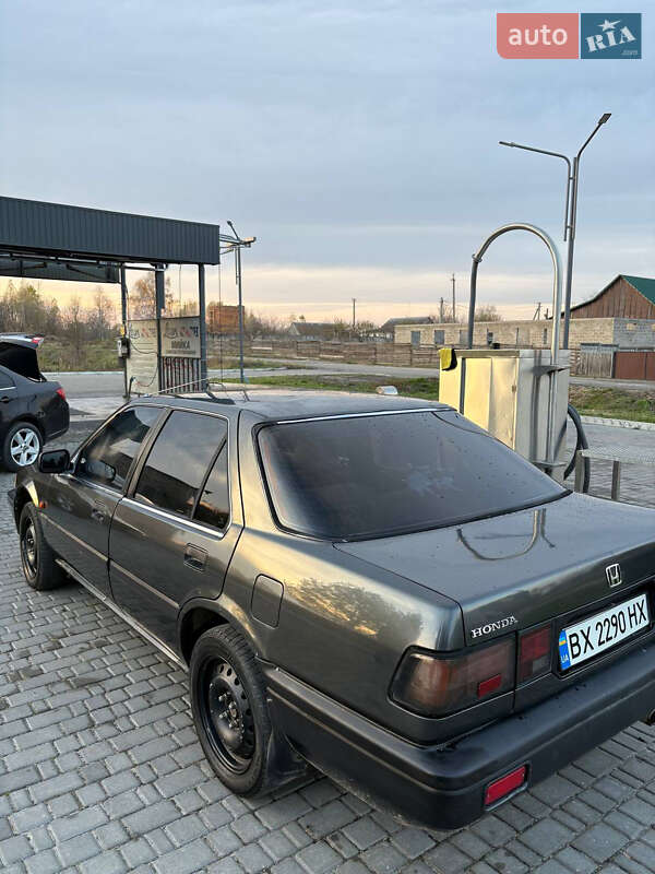 Седан Honda Accord 1988 в Барановке