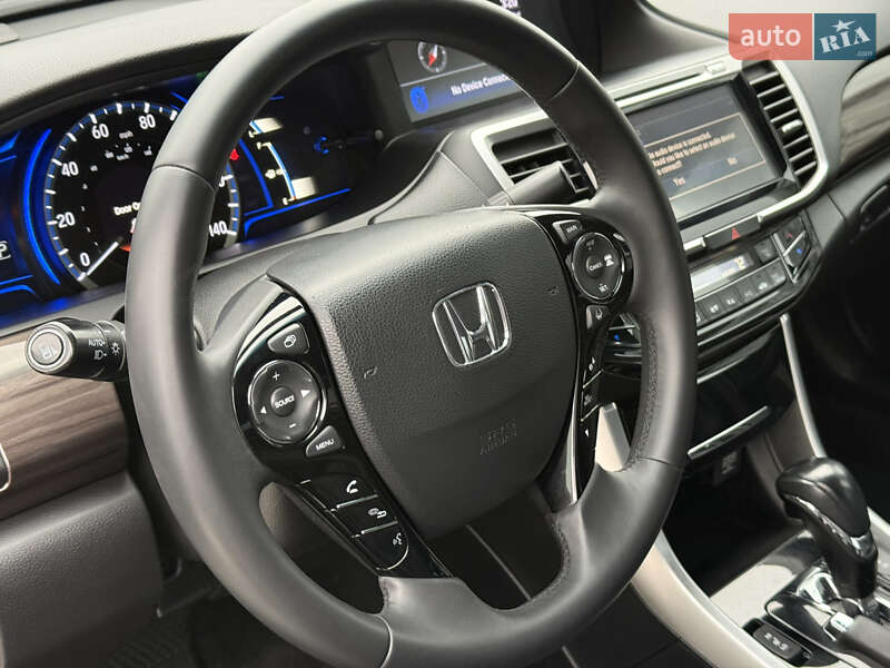 Седан Honda Accord 2016 в Киеве