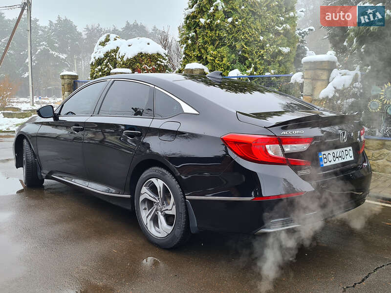 Седан Honda Accord 2018 в Львове