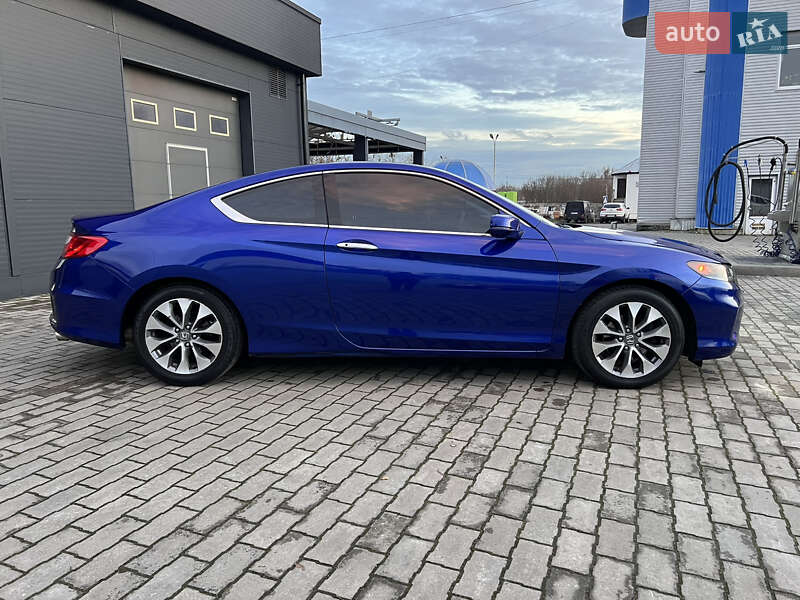 Купе Honda Accord 2012 в Малине