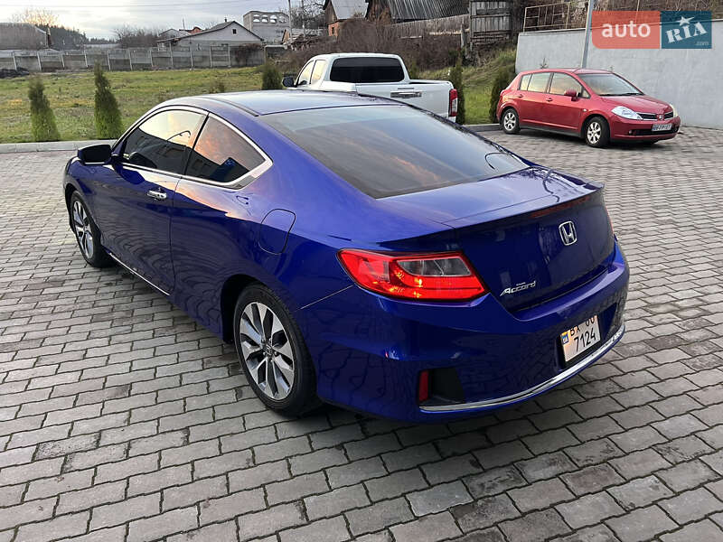 Купе Honda Accord 2012 в Малине