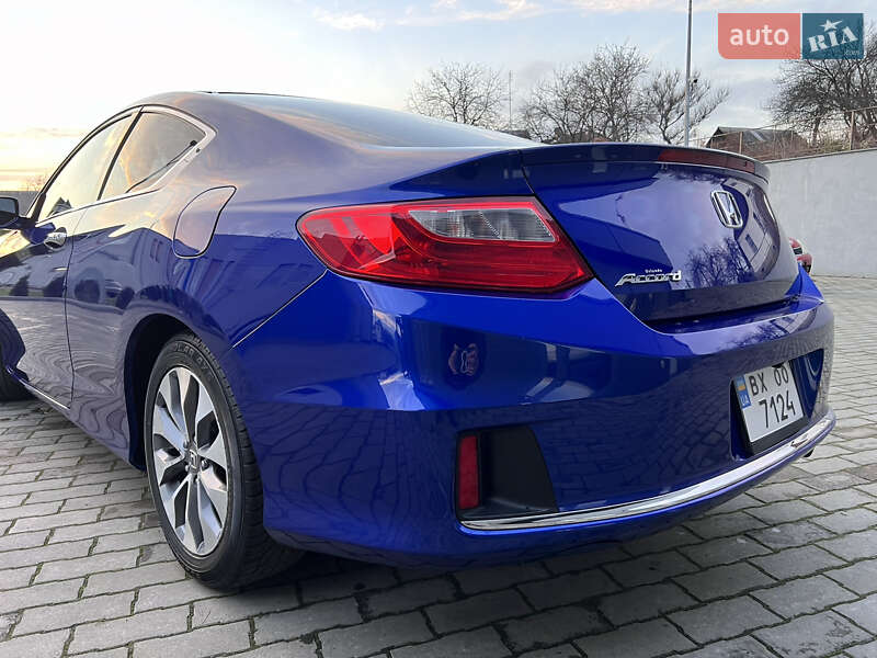 Купе Honda Accord 2012 в Малине