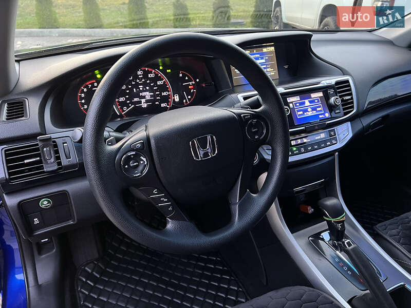 Купе Honda Accord 2012 в Малине