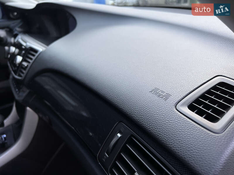 Купе Honda Accord 2012 в Малине