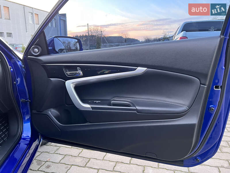 Купе Honda Accord 2012 в Малине