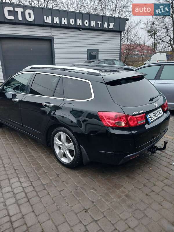 Універсал Honda Accord 2010 в Томашгороді