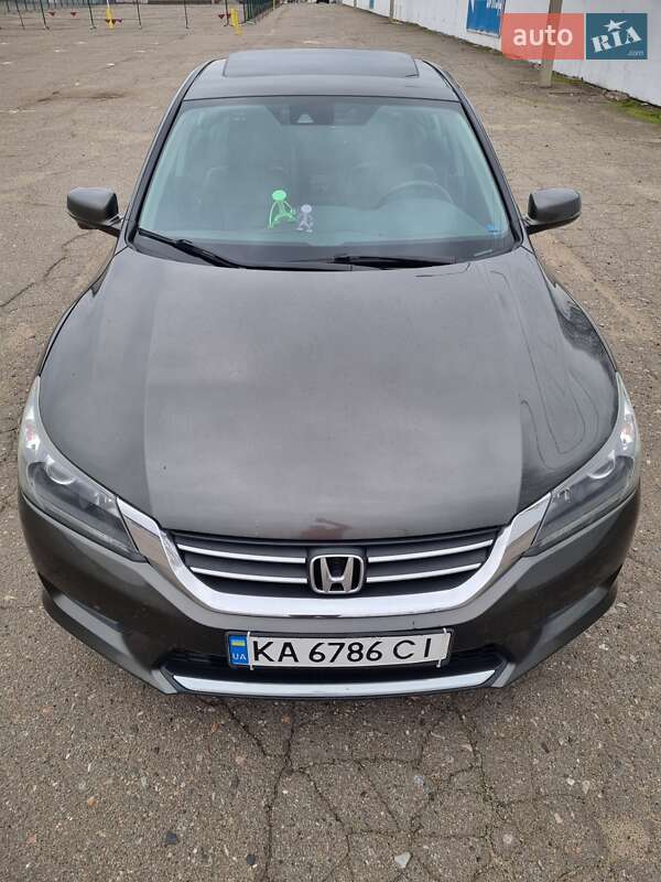 Седан Honda Accord 2014 в Киеве