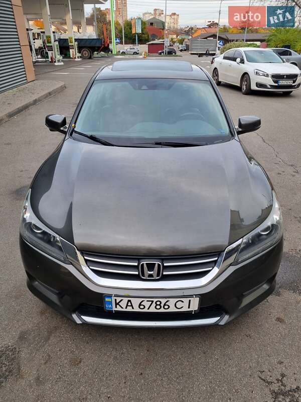 Седан Honda Accord 2014 в Киеве