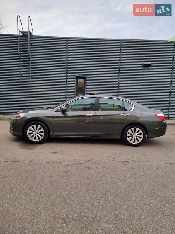 Седан Honda Accord 2014 в Киеве